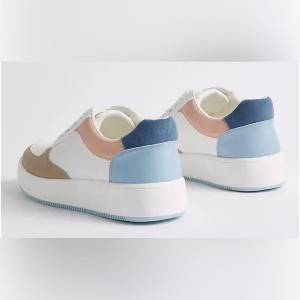 Torrid Women's Tennis Jogger
Multi block Colored Tennis Shoes
Size 10WW NWT